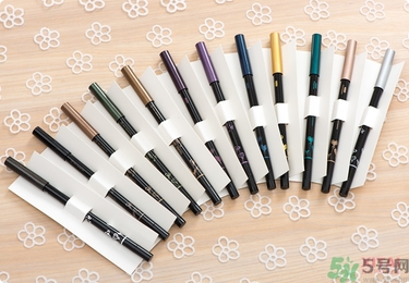 solone眼線筆怎么削？怎么推出來？