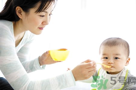 兩個月嬰兒需要補鈣嗎？兩個月嬰兒補鈣吃什么好？