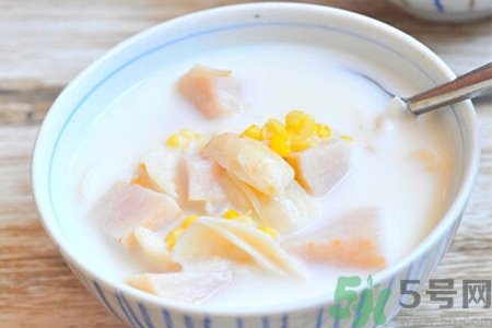 吃芋頭可以喝牛奶嗎？吃芋頭喝牛?奶有什么好處？