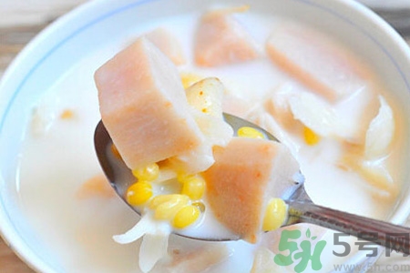 吃芋頭可以喝牛奶嗎？吃芋頭喝牛?奶有什么好處？