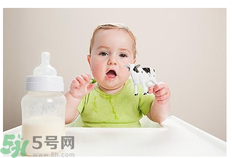 積食發燒可以喝牛奶嗎？積食發燒可以喝酸奶嗎？