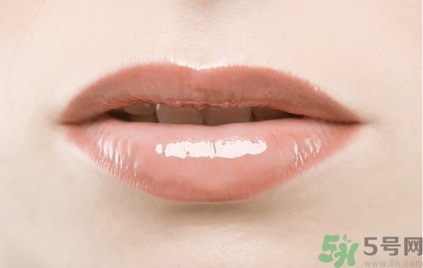 嘴唇發白是什么原因？嘴唇發白怎么調理女人