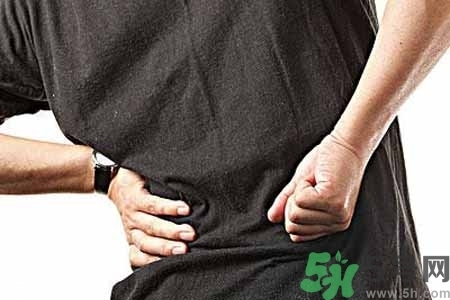 僵直性脊椎炎的癥狀有哪些？怎樣預防僵直性脊椎炎？