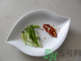 韭黃是怎么長出來的？韭黃是怎么種出來的？