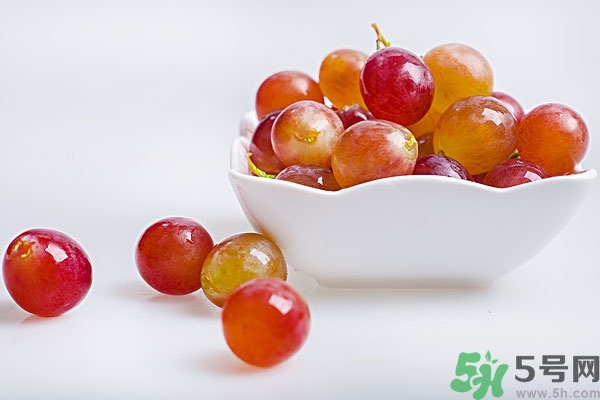 葡萄籽怎么吃效果最好？無籽葡萄對(duì)身體有害嗎？
