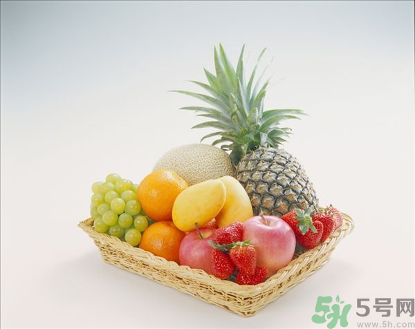 葡萄和蘋果可以一起吃嗎？葡萄和蘋果可以一起榨汁嗎？