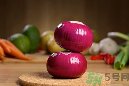 吃洋蔥的好處和壞處是什么？吃洋蔥可以降血糖嗎？