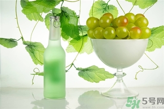 葡萄和蘋果可以一起吃嗎？葡萄和蘋果可以一起榨汁嗎？