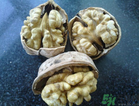 新鮮核桃能冷凍嗎?新鮮核桃能放冰箱嗎? 新鮮核桃能冷凍嗎?新鮮核桃能放冰箱嗎?