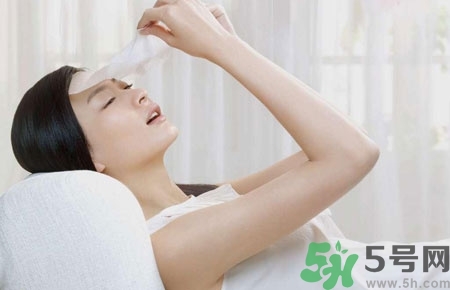 夏天曬黑了多久恢復(fù)？夏天曬黑了怎么白回來(lái)？