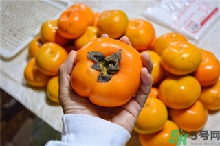 柿子和螃蟹一起吃有毒嗎？柿子不能和什么同食？