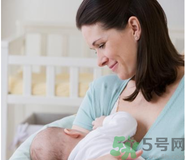 母乳喂養多久喂一次？母乳喂養注意事項