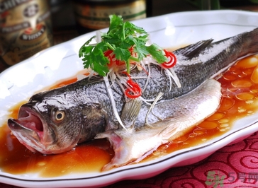鱸魚和南瓜可以一起吃嗎？鱸魚和南瓜一起吃會中毒嗎？
