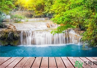 泡溫泉可以戴隱形眼鏡嗎？泡溫泉帶隱形眼鏡可以嗎？