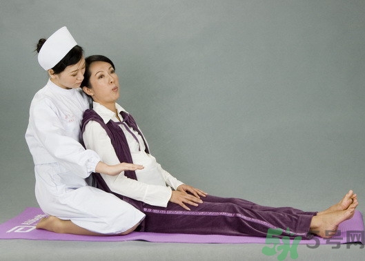 分娩時(shí)怎么呼吸？分娩時(shí)如何正確使力？