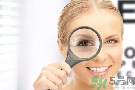 眼睛視力模糊是怎么回事？眼睛視力模糊是怎么辦？