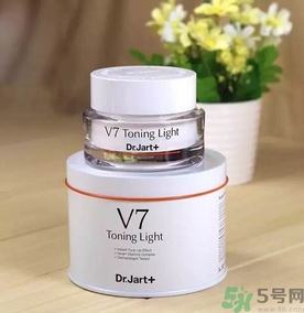 素顏霜和氣墊哪個好？素顏霜和氣墊bb哪個好？