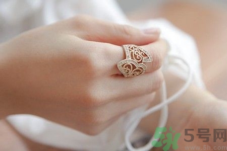 睡覺(jué)可以戴戒指嗎?晚上睡覺(jué)戴戒指好嗎?