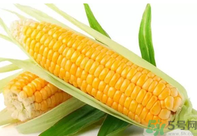 玉米沒煮熟能吃嗎？沒煮熟的玉米能吃嗎？