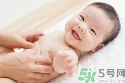 爽身粉什么牌子好？爽身粉和痱子粉的區別