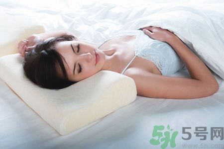 懷孕初期應(yīng)注意什么？懷孕初期吃什么好？