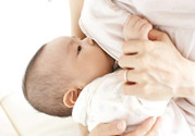 母乳喂養(yǎng)的好處有哪些？母乳喂養(yǎng)怎么知道寶寶吃飽了沒？