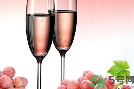 葡萄酒什么時候喝最好？一天什么時間喝葡萄酒最好？