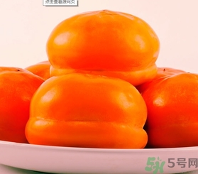 吃柿子后多久可以吃螃蟹？吃柿子后吃螃蟹會(huì)怎樣？