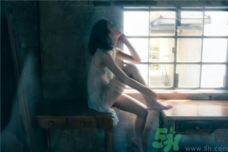 處女第一次緊張怎么辦？處女第一次都會出血嗎？