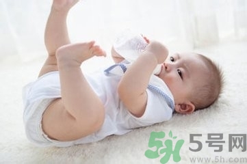 什么季節斷奶對寶寶好？如何給寶寶斷奶？