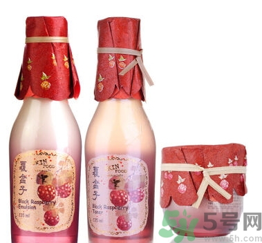 思親膚適合什么膚質？skin food思親膚適合油性皮膚嗎？
