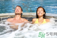 血糖高的人可以泡溫泉嗎?血糖高的人泡溫泉需要注意什么? 血糖高的人可以泡溫泉嗎?血糖高的人泡溫泉需要注意什么?