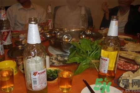 吃火鍋能喝啤酒嗎？吃火鍋喝啤酒對身體好嗎？