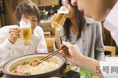 吃火鍋能喝啤酒嗎？吃火鍋喝啤酒對身體好嗎？