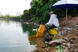 秋天釣魚怎么選釣位置？秋天釣魚怎么選釣位？
