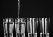 白開水好還是礦泉水好?白開水好和礦泉水的區別
