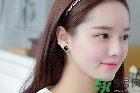 打耳洞的注意事項有哪些？女生打耳洞前需要注意什么？