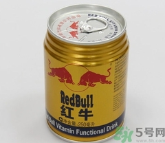 紅牛是碳酸型飲料嗎？喝紅牛有什么好處和壞處？