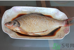 鯽魚死了還能吃嗎？死鯽魚能吃嗎？