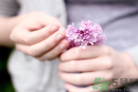 擦護手霜能預防凍瘡嗎？手長凍瘡擦什么護手霜比較好？