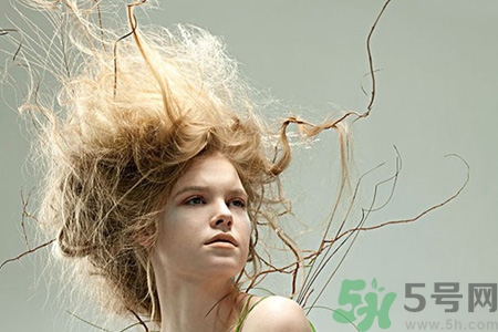 冬天頭發靜電怎么回事？冬天頭發靜電怎么辦？