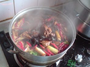 鹵牛肉可以用高壓鍋嗎？鹵牛肉用高壓鍋壓多久？