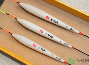 釣鯽魚用什么漂最好？釣鯽魚怎么調漂？