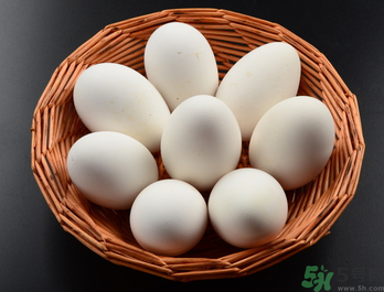 鴨蛋不能和什么一起吃？鴨蛋不能與什么食物同食？