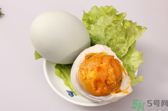 鴨蛋不能和什么一起吃？鴨蛋不能與什么食物同食？