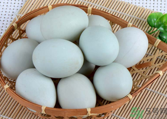 鴨蛋不能和什么一起吃？鴨蛋不能與什么食物同食？
