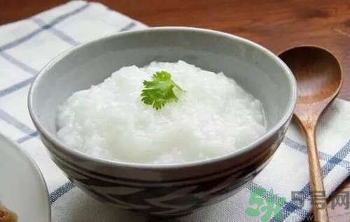 白粥可以加奶粉嗎?白粥加奶粉有營養嗎
