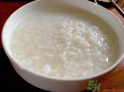 白粥可以加奶粉嗎?白粥加奶粉有營養嗎