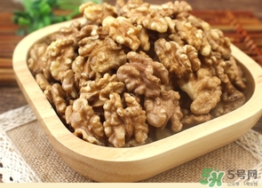 吃核桃會(huì)便秘嗎？核桃吃多少不容易便秘？