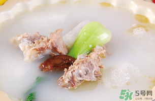 排骨湯燉多久最好？排骨湯燉怎么燉最好喝？